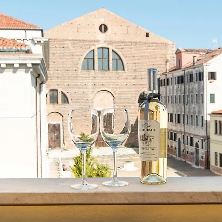 San Lorenzo Canal View With Balcony Daire Venedik